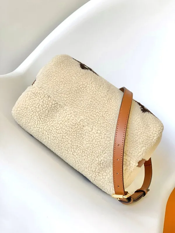 All Categories Official Website "Brand Women's Bags" Women's Bags 💙 LV 2025 New LV Crossbody Bag