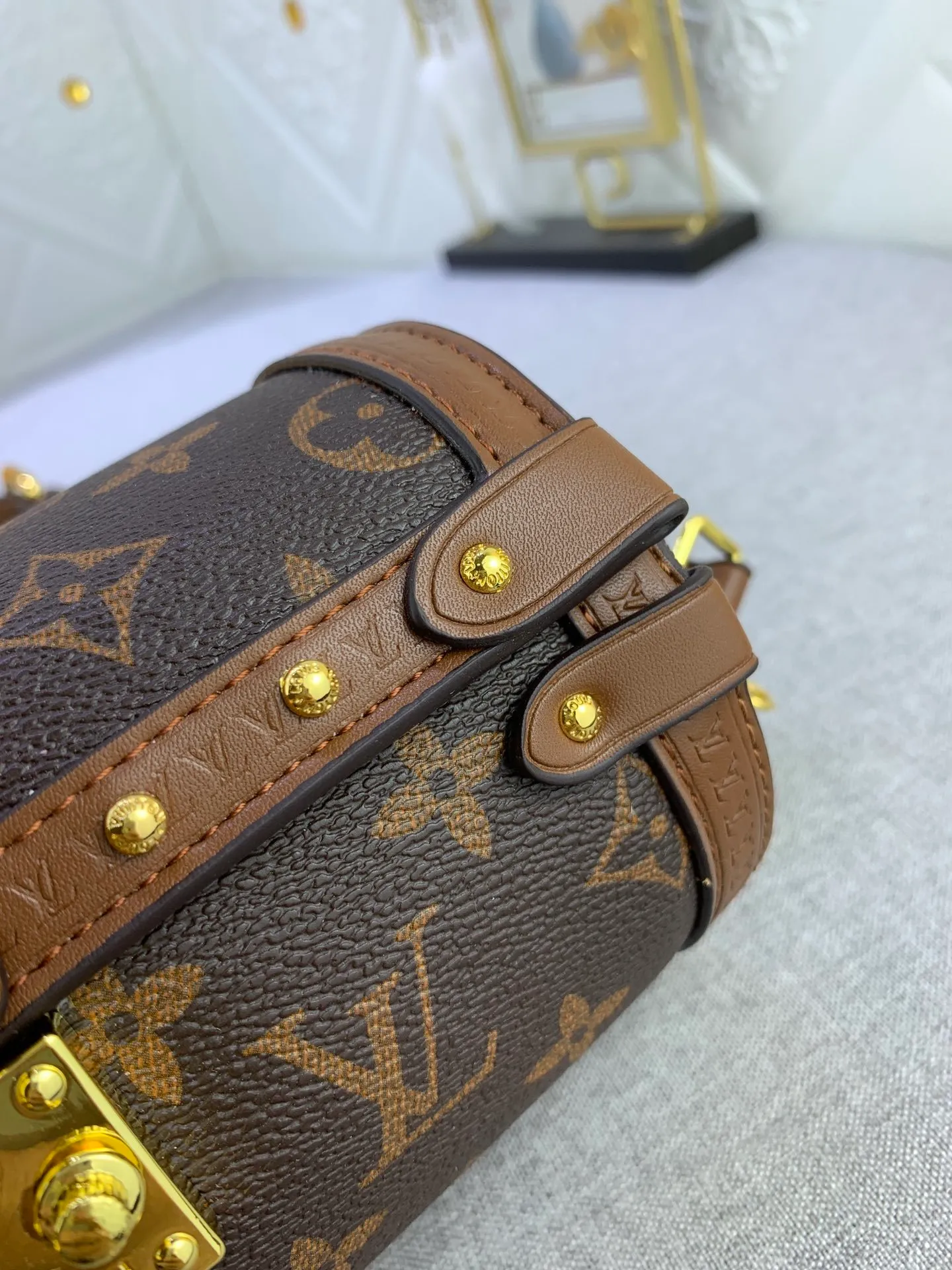 All categories Official website "Brand Women's Bags" Women's bags 💙 LV upgraded original barrel bag Papillon BB handbag prefall 2021 autumn and winter series new Papillon trunk toile monogram handbag chooses Monogra with Monogram print