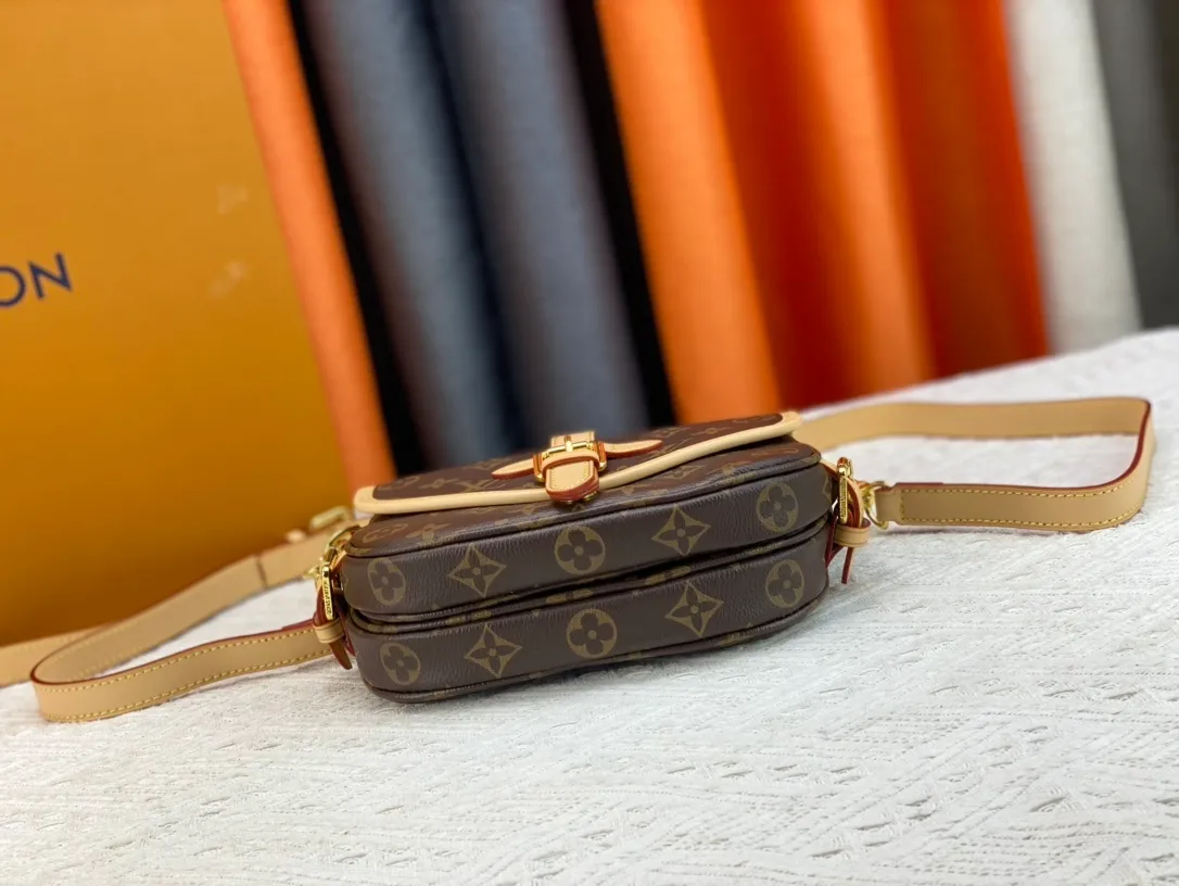 All Categories Official Website "Brand Women's Bags" Women's Bags 💙 LV 2023 New LV Crossbody Bag