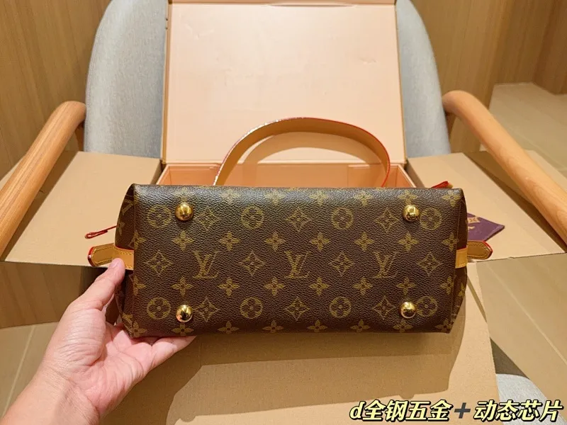 All Categories Official Website "Brand Women's Bags" Women's Bags 💙 LV 2025 New LV Crossbody Bag