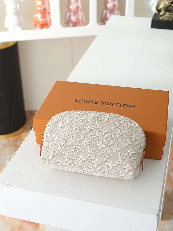 All Categories Official Website "Brand Women's Bags" Women's Bags 💙 LV 2026 New LV Cosmetic Bag