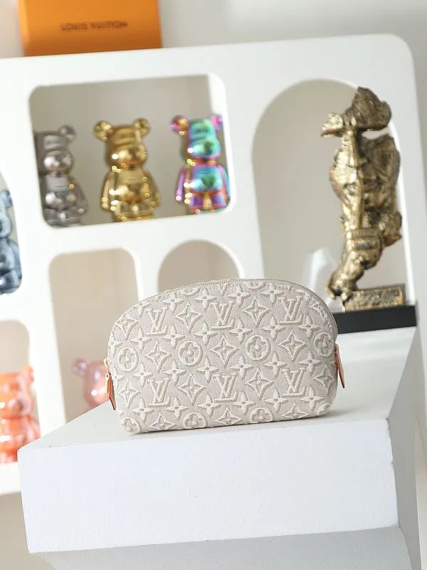 All Categories Official Website "Brand Women's Bags" Women's Bags 💙 LV 2026 New LV Cosmetic Bag