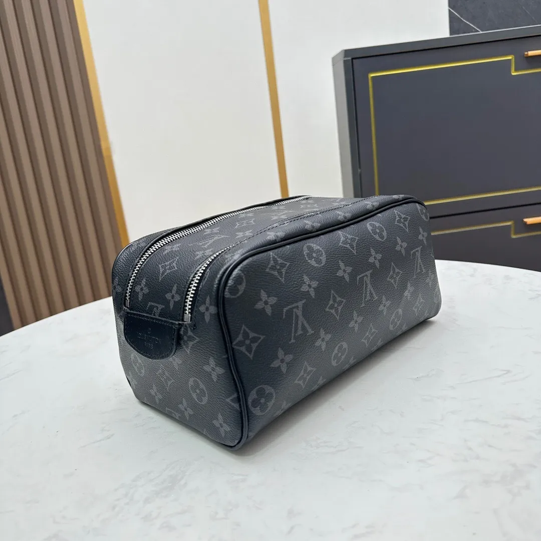 All categories Official website "Brand Women's Bags" Women's Bags 💙 LV 2024 official website new LV toiletry bag