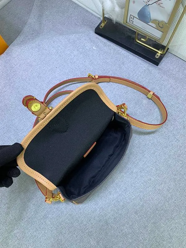 All Categories Official Website "Brand Women's Bags" Women's Bags 💙 LV 2024 New LV Crossbody Bag