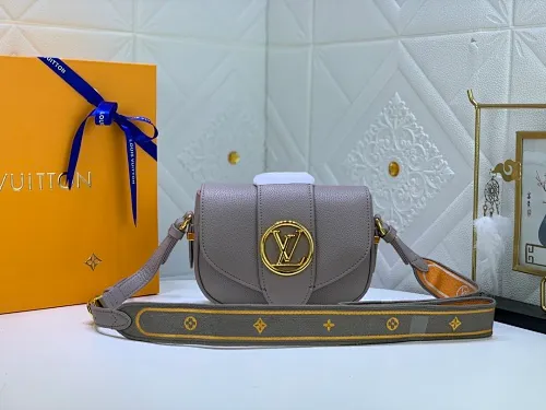 All Categories Official Website "Brand Women's Bags" Women's Bags 💙 LV Pont9 pebbled messenger bag. Handbags LV Pont 9 Soft handbag is made of grained calfskin and injects an elegant atmosphere with the LV Circle logo derived from the brand archives. Monogram flower cluster hidden under the flap, Monogram flower on the shoulder