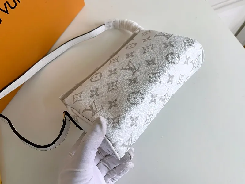 All Categories Official Website "Brand Women's Bags" Women's Bags 💙 LV 2026 New LV Crossbody Bag