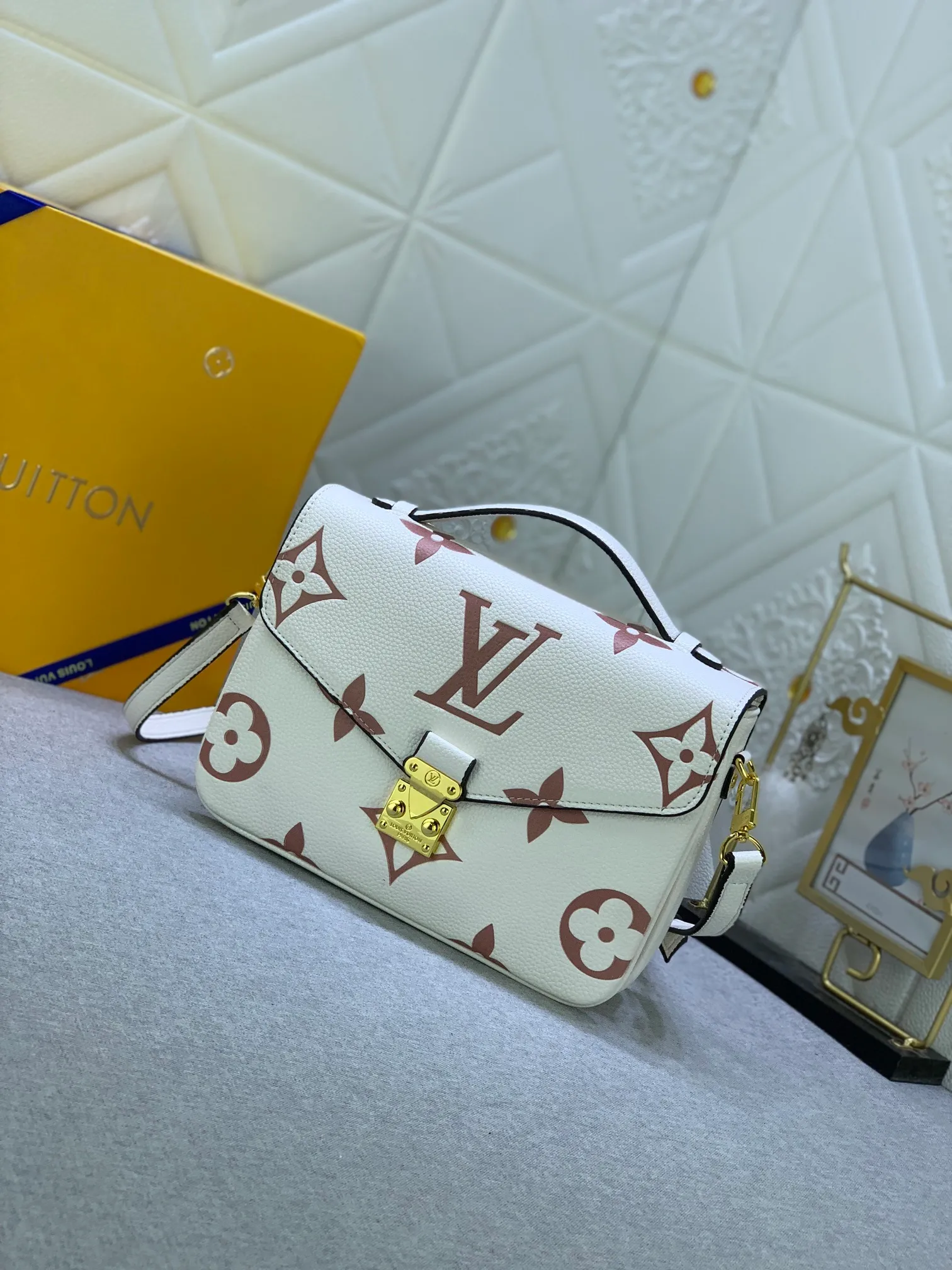 All Categories Official Website "Brand Women's Bags" Women's Bags 💙 LV 2024 New LV Crossbody Bag