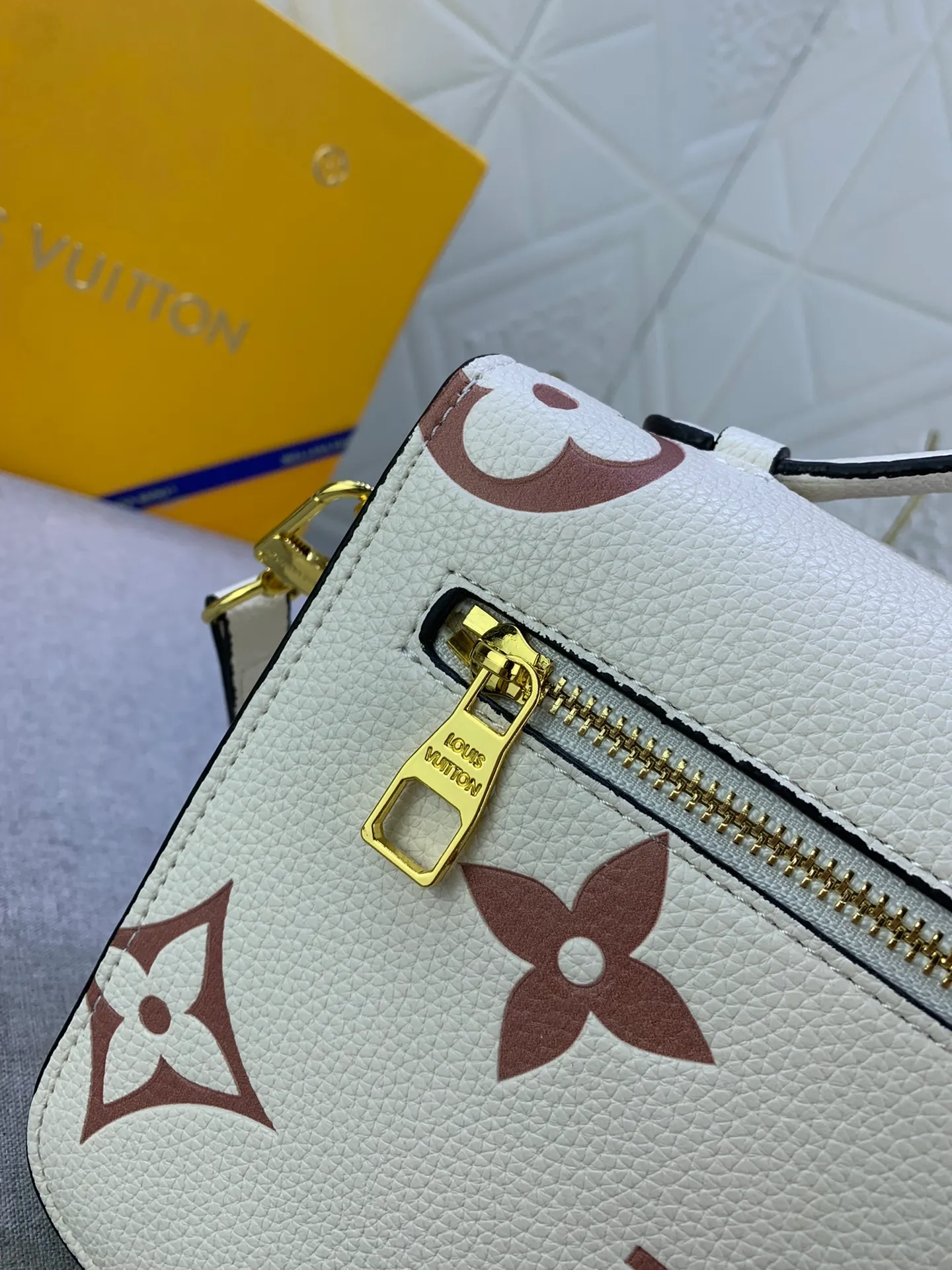 All Categories Official Website "Brand Women's Bags" Women's Bags 💙 LV 2024 New LV Crossbody Bag