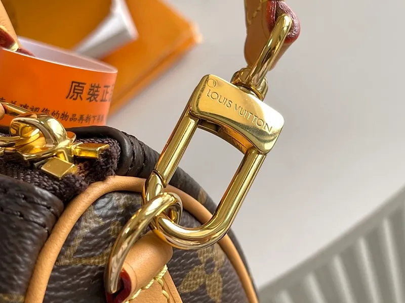 All Categories 💚 Authentic Grade Bags 💚 LV 2026 New LV Top Replica Crossbody Shoulder Bag