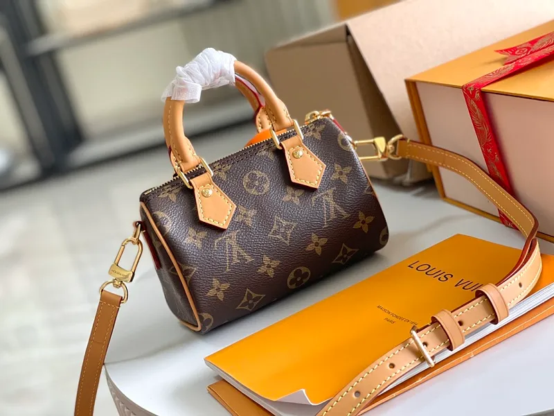 All Categories 💚 Authentic Grade Bags 💚 LV 2026 New LV Top Replica Crossbody Shoulder Bag