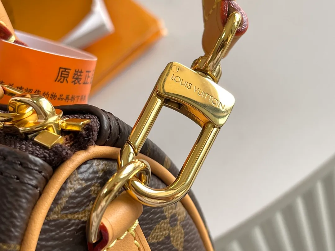 All Categories 💚 Authentic Grade Bags 💚 LV 2026 New LV Top Replica Crossbody Shoulder Bag