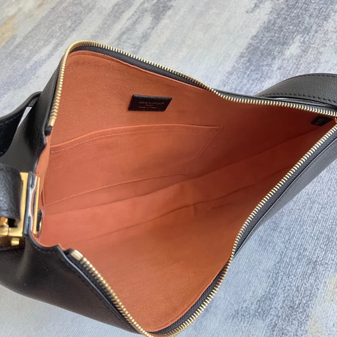 All categories Official website "Brand Women's Bags" Women's Bags 💙 LV 2025 new LV armpit bag