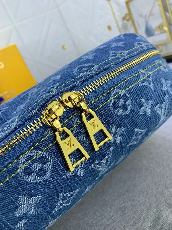 All Categories Official Website "Brand Women's Bags" Women's Bags 💙 LV 2024 New LV Cosmetic Bag