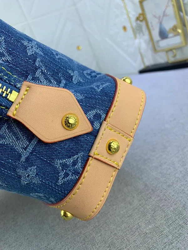 All Categories Official Website "Brand Women's Bags" Women's Bags 💙 LV 2024 New LV Cosmetic Bag