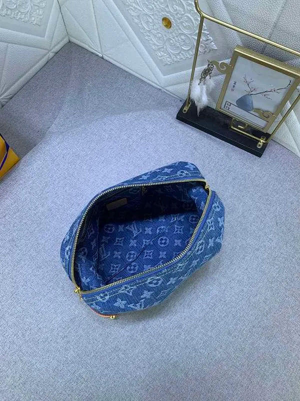 All Categories Official Website "Brand Women's Bags" Women's Bags 💙 LV 2024 New LV Cosmetic Bag