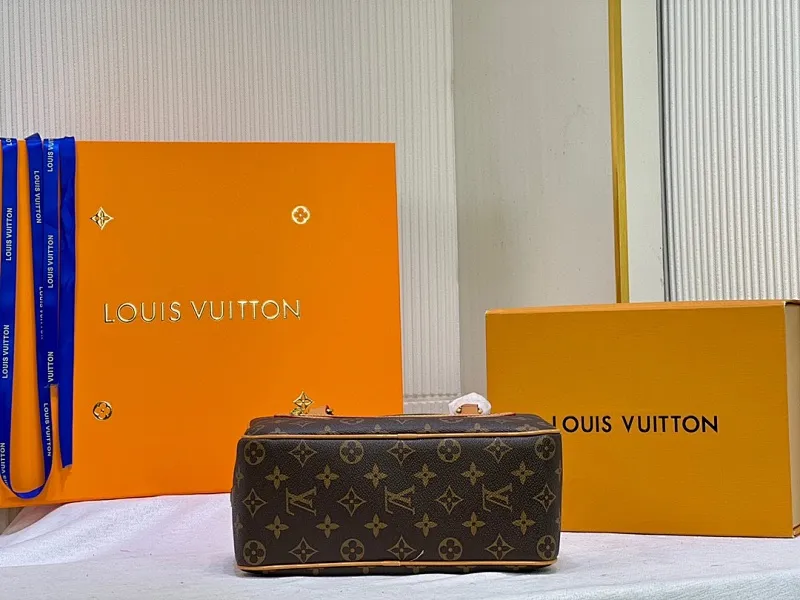 All categories Official website "Brand Women's Bags" Women's Bags 💙 LV replica LV, fine imitation LV bags, LV shoulder bags, 2023 official latest version LV handbags, bag factory, original material, size: 26-17-12CM