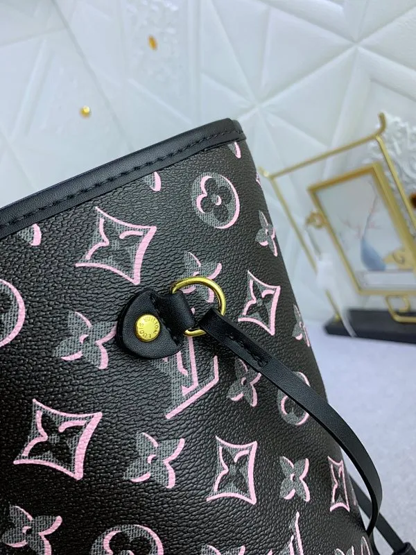 All Categories Official Website "Brand Women's Bags" Women's Bags 💙 LV upgraded original version [NEVERFULL Medium Handbag] (new silk screen shopping bag) The classic lines of the Never full MM handbag are made of colorful Monogram canvas and external front pockets, giving it a retro feel. Gold hardware - including pocket buckles - and leather