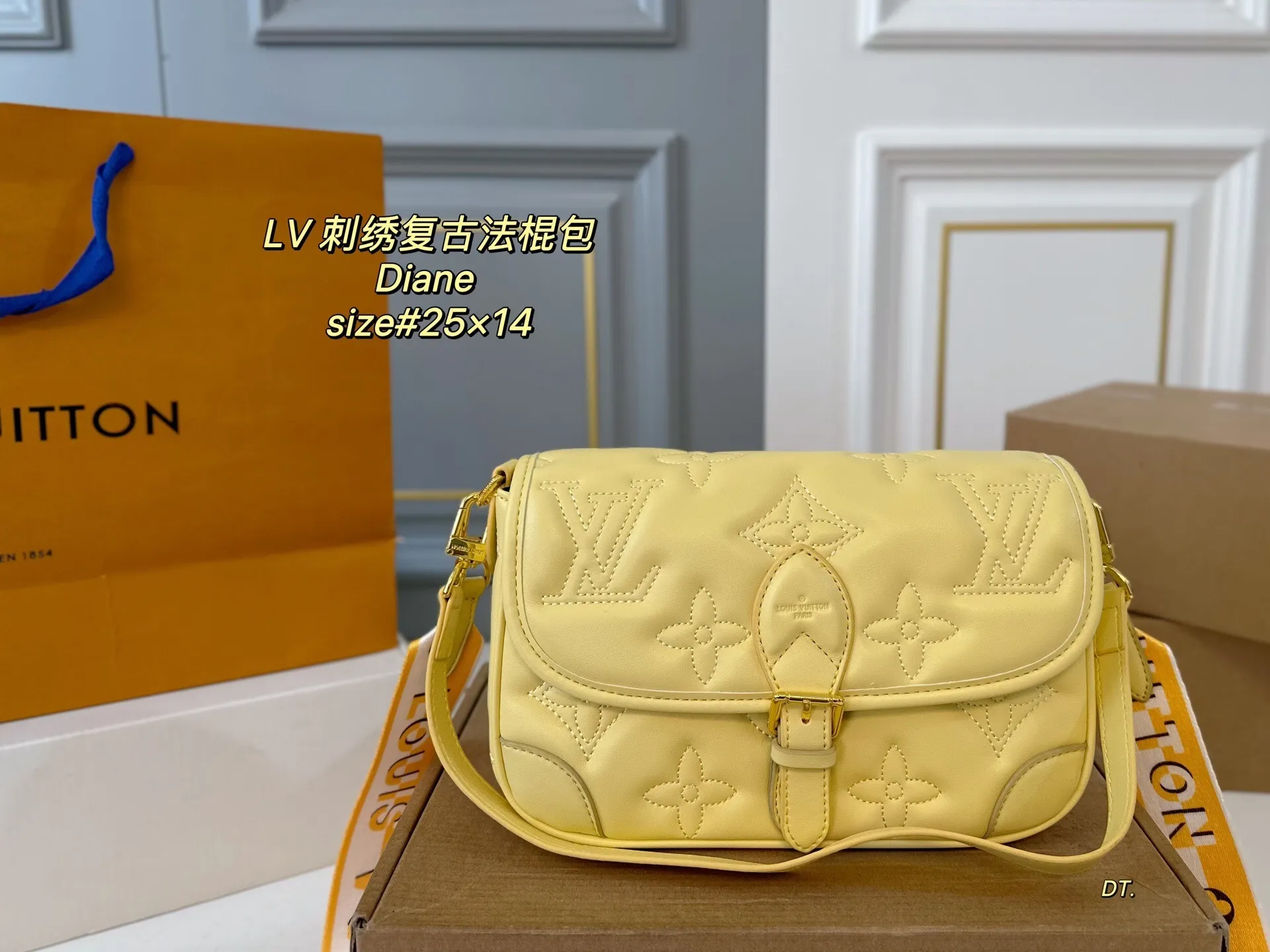 All Categories Official Website "Brand Women's Bags" Women's Bags 💙 LV 2025 New LV Embroidery 🪡Diane Retro Baguette Bag