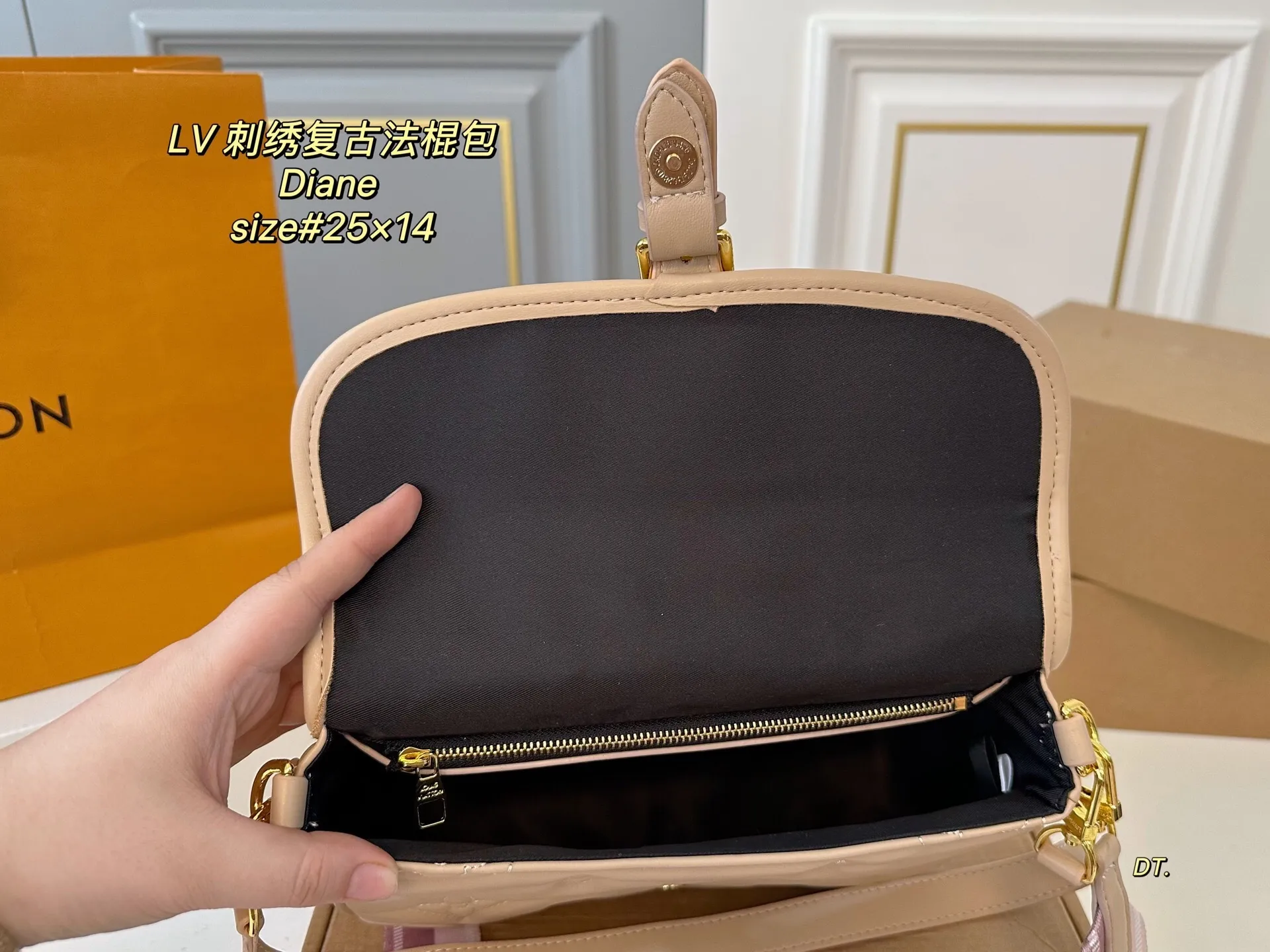 All Categories Official Website "Brand Women's Bags" Women's Bags 💙 LV 2025 New LV Embroidery 🪡Diane Retro Baguette Bag