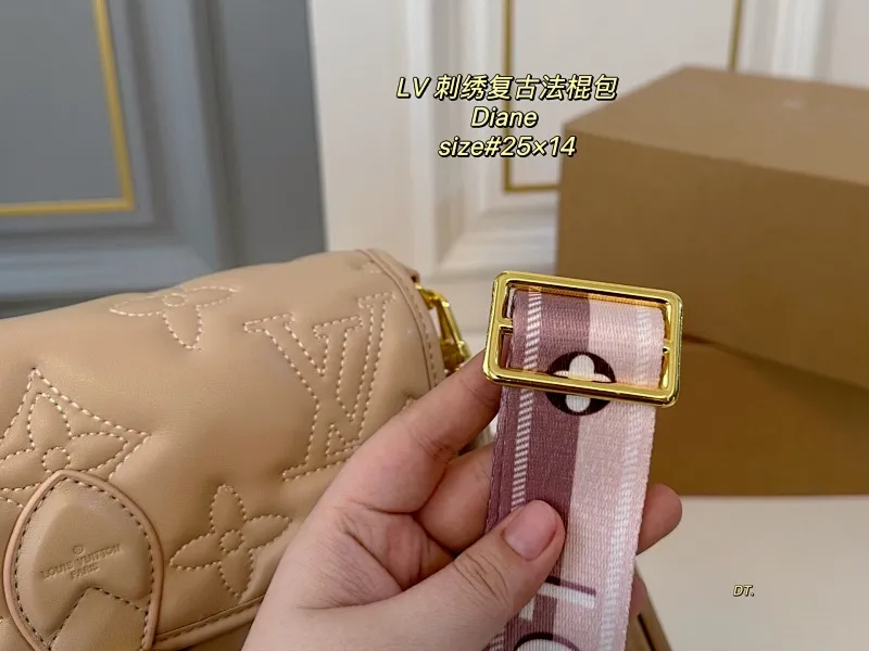 All Categories Official Website "Brand Women's Bags" Women's Bags 💙 LV 2025 New LV Embroidery 🪡Diane Retro Baguette Bag