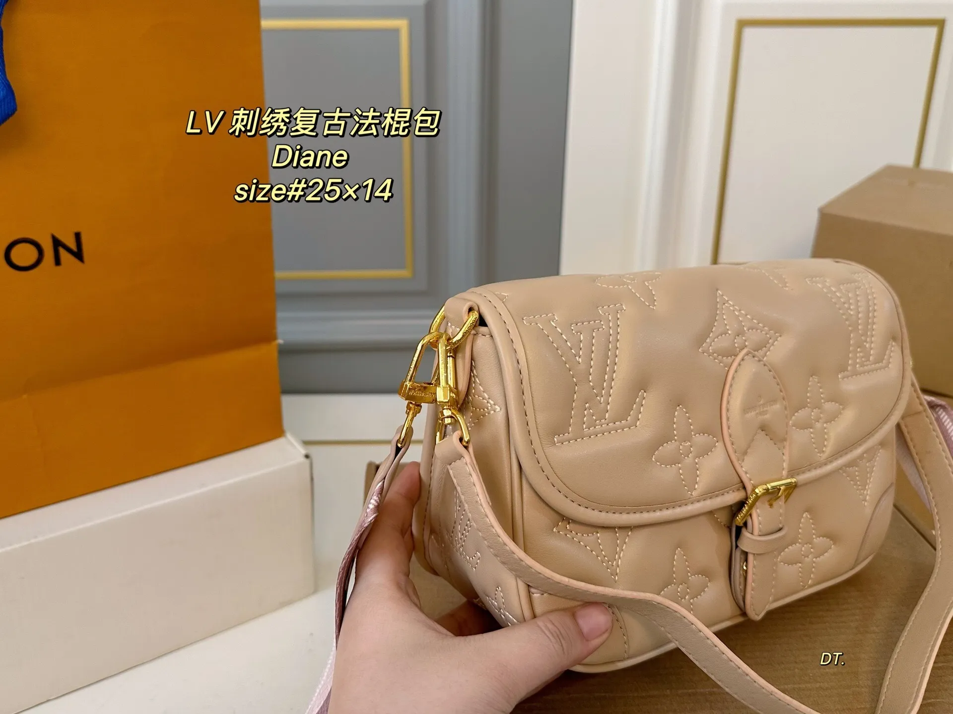 All Categories Official Website "Brand Women's Bags" Women's Bags 💙 LV 2025 New LV Embroidery 🪡Diane Retro Baguette Bag