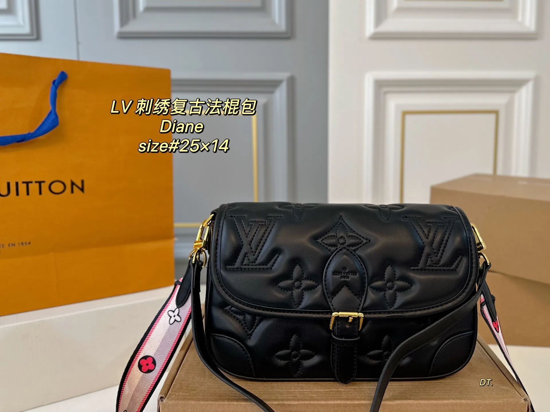 All Categories Official Website "Brand Women's Bags" Women's Bags 💙 LV 2025 New LV Embroidery 🪡Diane Retro Baguette Bag