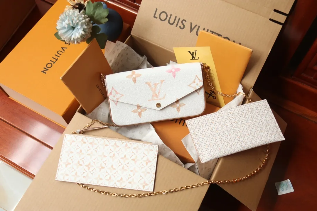 All Categories Official Website "Brand Women's Bags" Women's Bags 💙 LV 2024 New LV Crossbody Bag