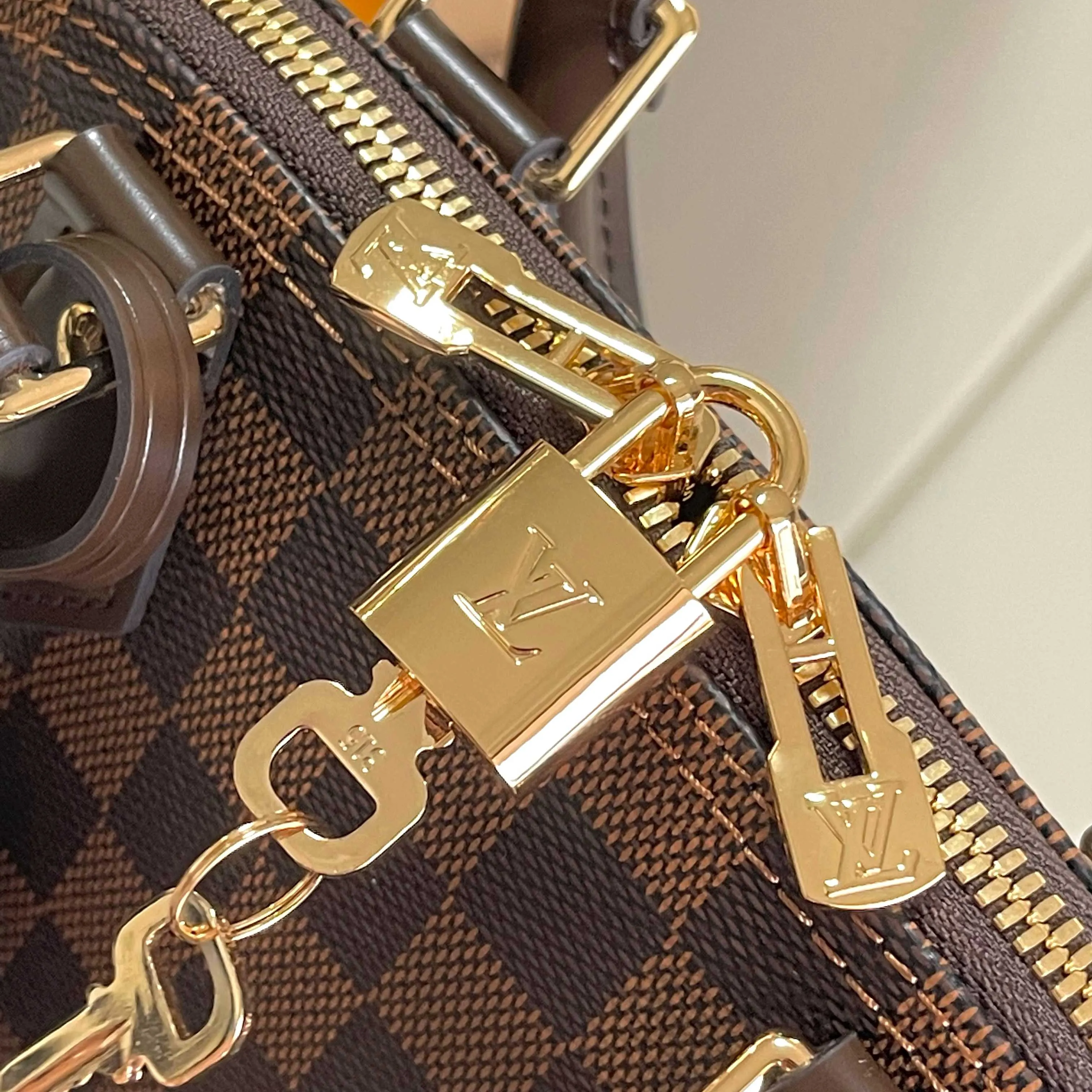 All Categories Official Website "Brand Women's Bags" Women's Bags 💙 LV LV 2026 New Crossbody Shoulder Bag