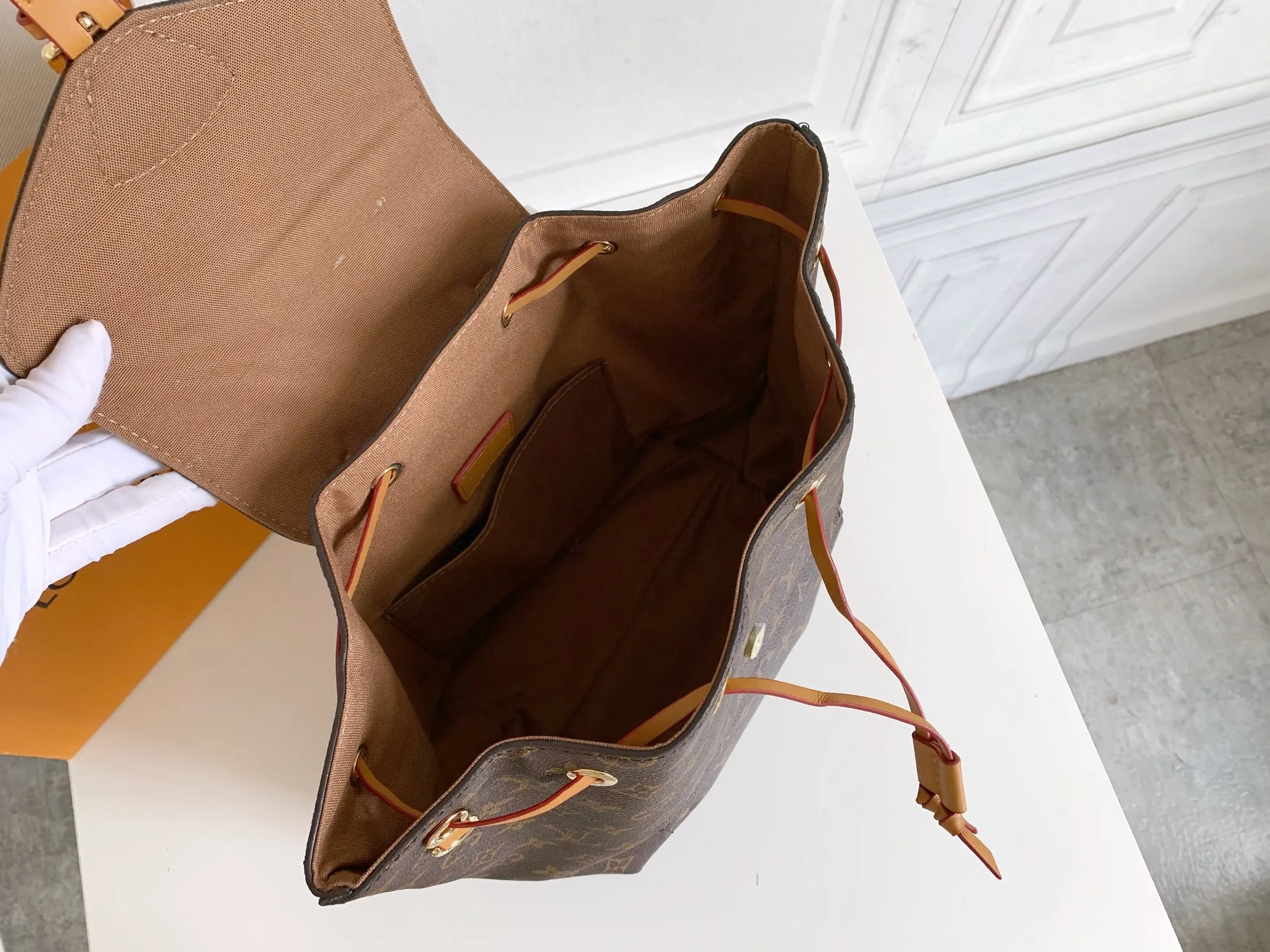 All categories Official website "Brand Women's Bags" Women's Bags 💙 LV 2022 official new LV backpack wholesale 58001600 High quality Size: 27.5-33-14 CM