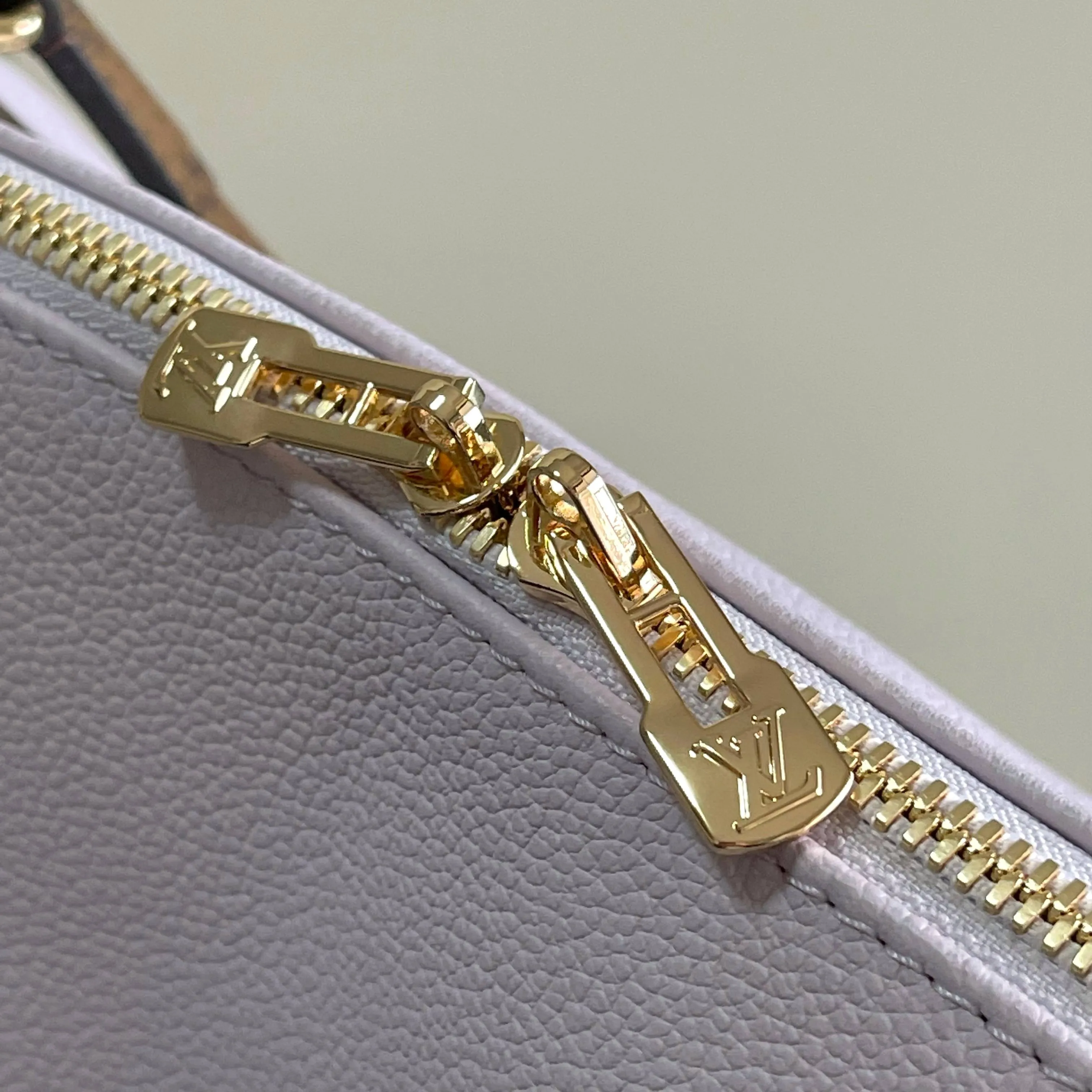 All Categories Official Website "Brand Women's Bags" Women's Bags 💙 LV LV 2026 New Crossbody Shoulder Bag
