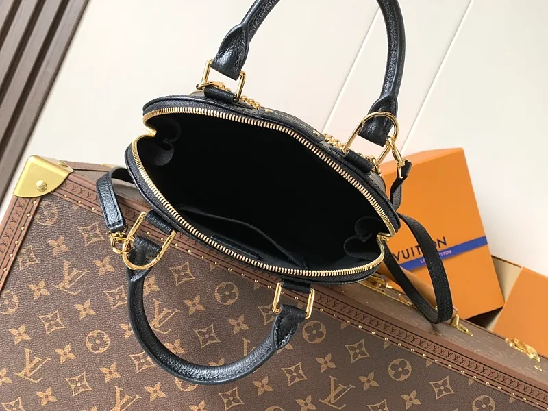 All Categories Official Website "Brand Women's Bags" Women's Bags 💙 LV 2026 Official Website New LV Crossbody Bag