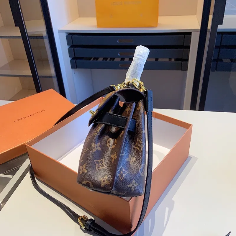 All categories Official website "Brand Women's Bags" Women's Bags 💙 LV 2023 latest version LV crossbody bag
