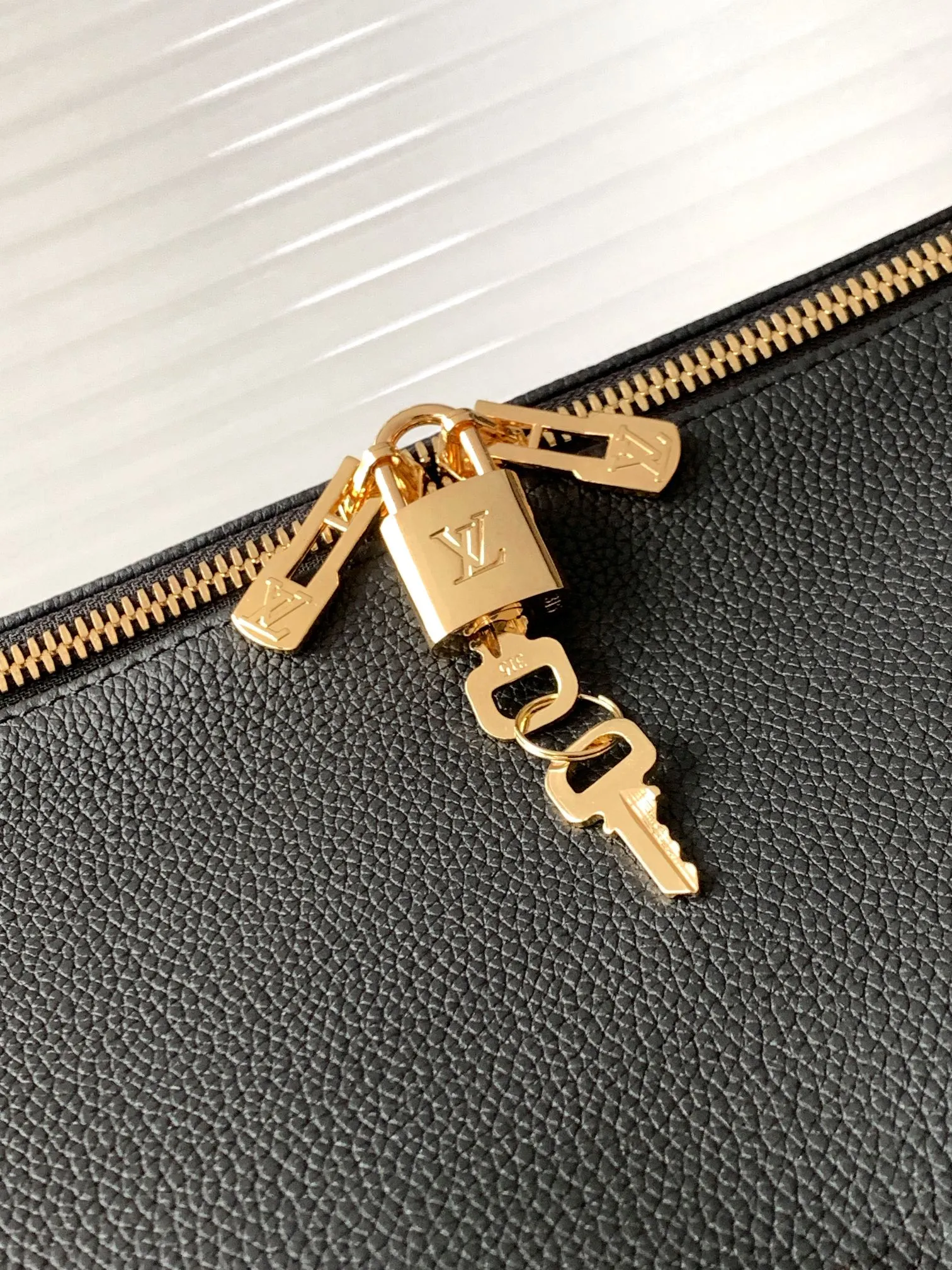 All Categories Official Website "Brand Women's Bags" Women's Bags 💙 LV 2026 Official Website New LV Crossbody Bag