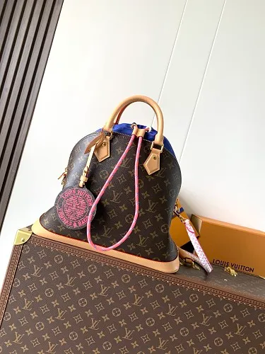 All categories Official website "Brand Women's Bags" Women's Bags 💙 LV 2026 new LV hand-held crossbody bag