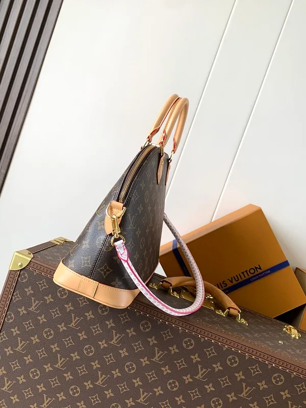All categories Official website "Brand Women's Bags" Women's Bags 💙 LV 2026 new LV hand-held crossbody bag