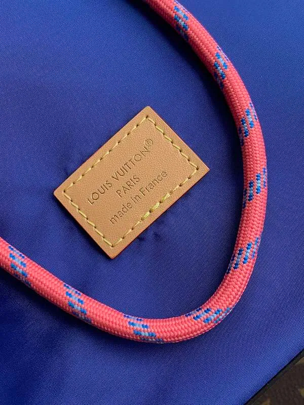 All categories Official website "Brand Women's Bags" Women's Bags 💙 LV 2026 new LV hand-held crossbody bag