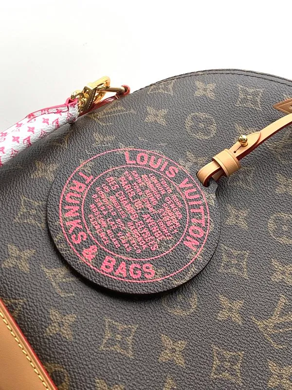 All categories Official website "Brand Women's Bags" Women's Bags 💙 LV 2026 new LV hand-held crossbody bag