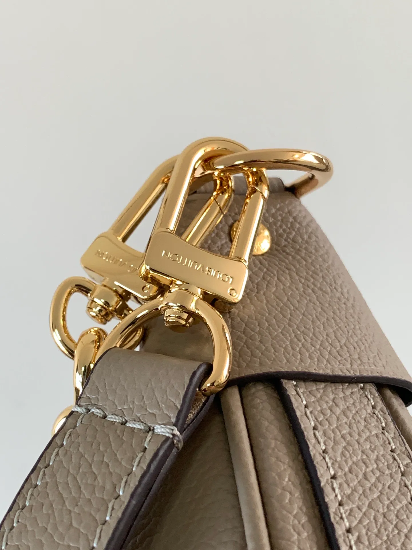 All Categories Official Website "Brand Women's Bags" Women's Bags 💙 LV 2026 New LV Crossbody Bag