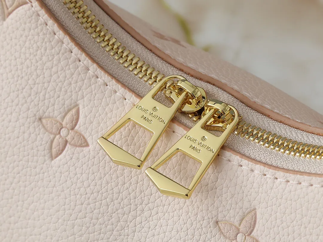 All Categories Official Website "Brand Women's Bags" Women's Bags 💙 LV 2025 New LV Crossbody Bag