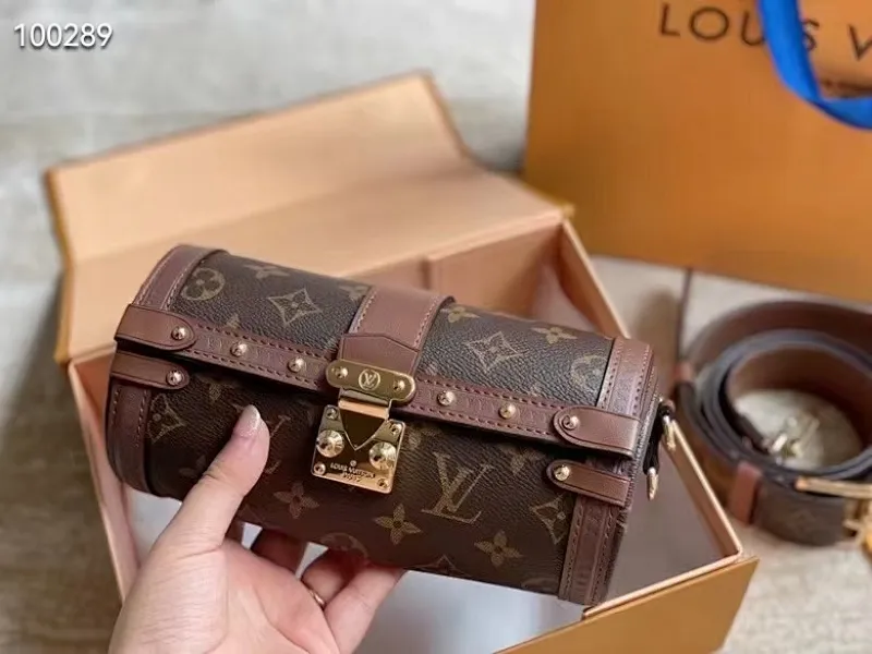 All categories Official website "Brand Women's Bags" Women's Bags 💙 LV fine imitation LV, high imitation LV bags, LV crossbody bags, 2023 official latest version LV cylindrical bag, LV bag factory, recommended bags, size: 19-9-9CM