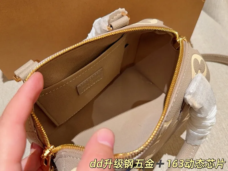 All Categories Official Website "Brand Women's Bags" Women's Bags 💙 LV 2025 New LV Crossbody Bag