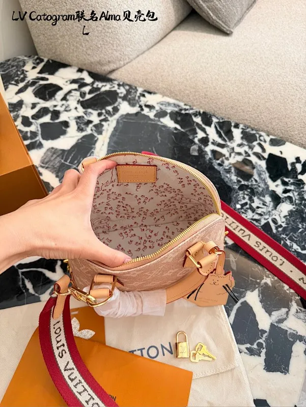 All Categories Official Website "Brand Women's Bags" Women's Bags 💙 LV 2025 New LV Crossbody Bag