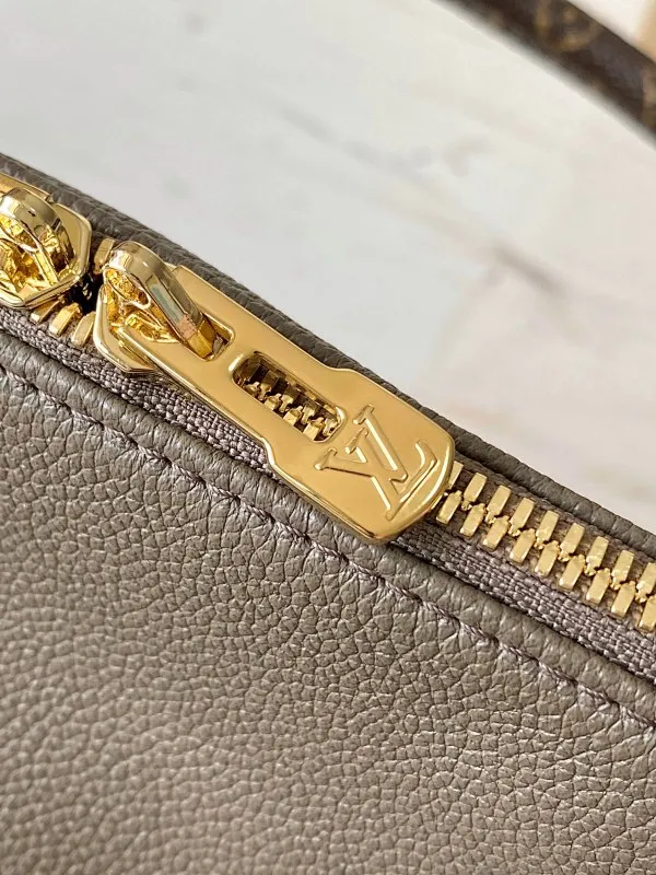 All Categories Official Website "Brand Women's Bags" Women's Bags 💙 LV 2026 New LV Crossbody Bag