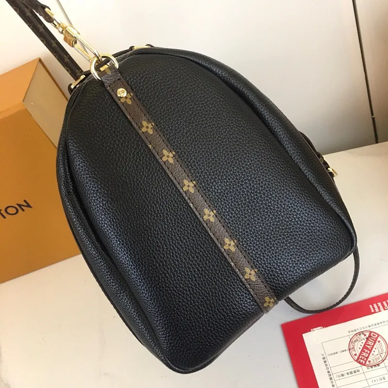 All Categories Official Website "Brand Women's Bags" Women's Bags 💙 LV 2025 New LV Crossbody Bag