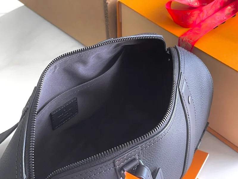 All Categories 💚 Authentic Grade Bags 💚 LV 2026 New LV Top Replica Crossbody Shoulder Bag