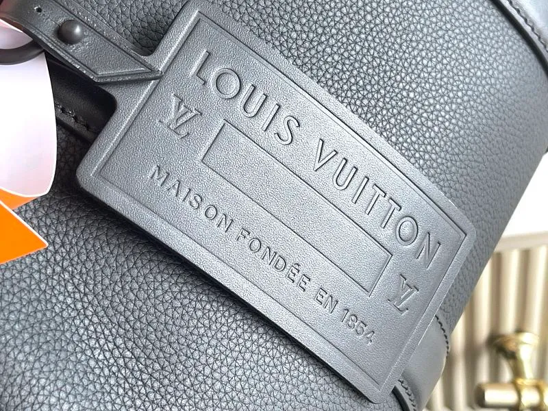 All Categories 💚 Authentic Grade Bags 💚 LV 2026 New LV Top Replica Crossbody Shoulder Bag
