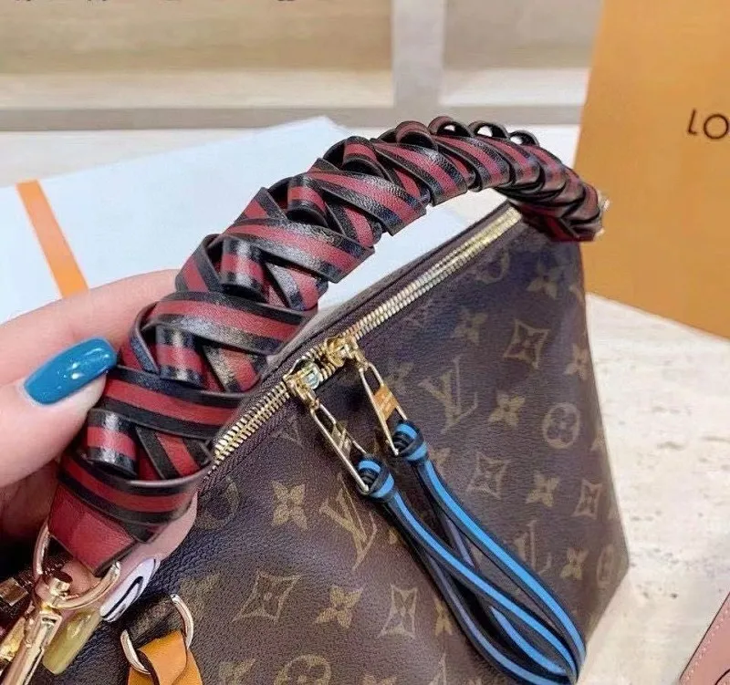 All categories Official website "Brand Women's Bags" Women's Bags 💙 LV fine imitation LV, high imitation LV bags, LV crossbody bags, 2023 official latest version LV armpit bags, LV bag factory, recommended bags, size: 25-21CM
