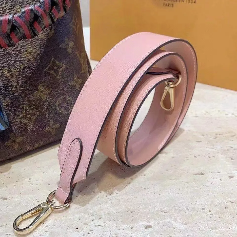 All categories Official website "Brand Women's Bags" Women's Bags 💙 LV fine imitation LV, high imitation LV bags, LV crossbody bags, 2023 official latest version LV armpit bags, LV bag factory, recommended bags, size: 25-21CM