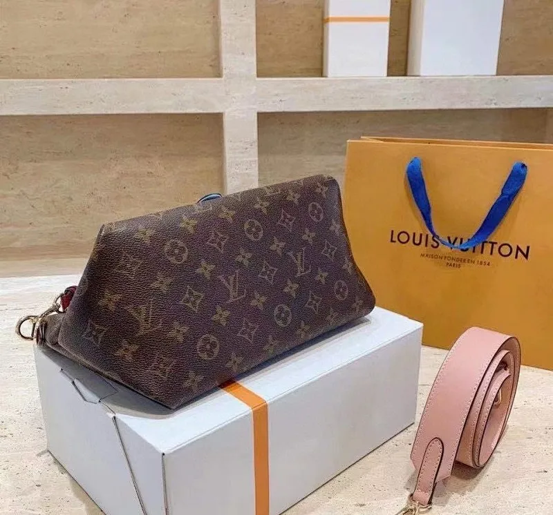 All categories Official website "Brand Women's Bags" Women's Bags 💙 LV fine imitation LV, high imitation LV bags, LV crossbody bags, 2023 official latest version LV armpit bags, LV bag factory, recommended bags, size: 25-21CM
