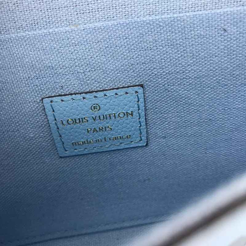 All categories Official website "Brand Women's Bags" Women's Bags 💙 LV 2022 official new LV crossbody bag wholesale 58001000 High quality Size: 21-12-3CM